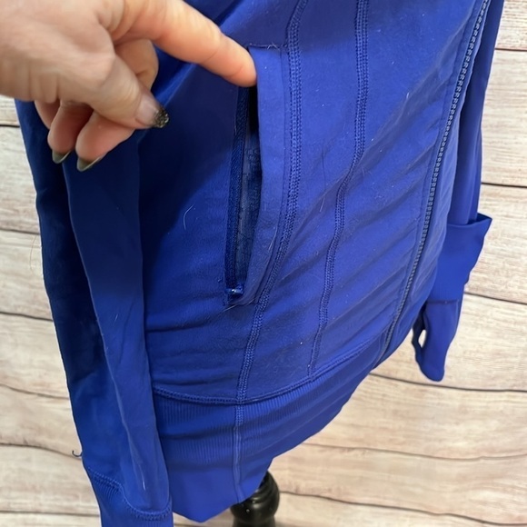 Lululemon Daily Practice Jacket Hood Sapphire Blue Size 4 Thumbholes Zip Pockets - Picture 8 of 14